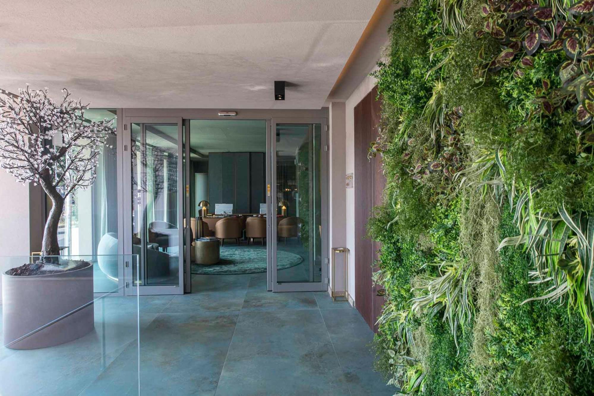 Columbus Urban Resort 피렌체 외부 사진 Living wall in a residential building