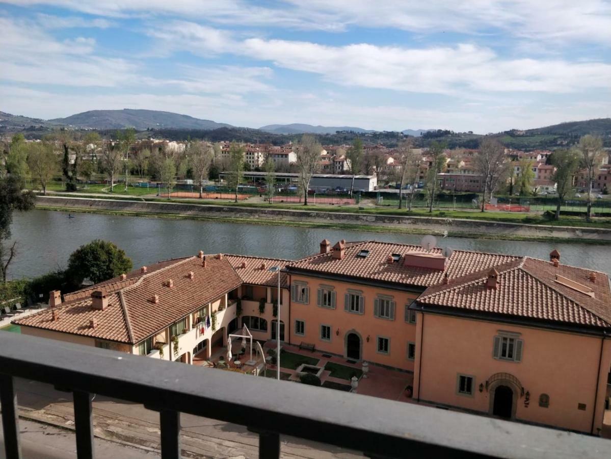 Columbus Urban Resort 피렌체 외부 사진 View of the Arno from the museum
