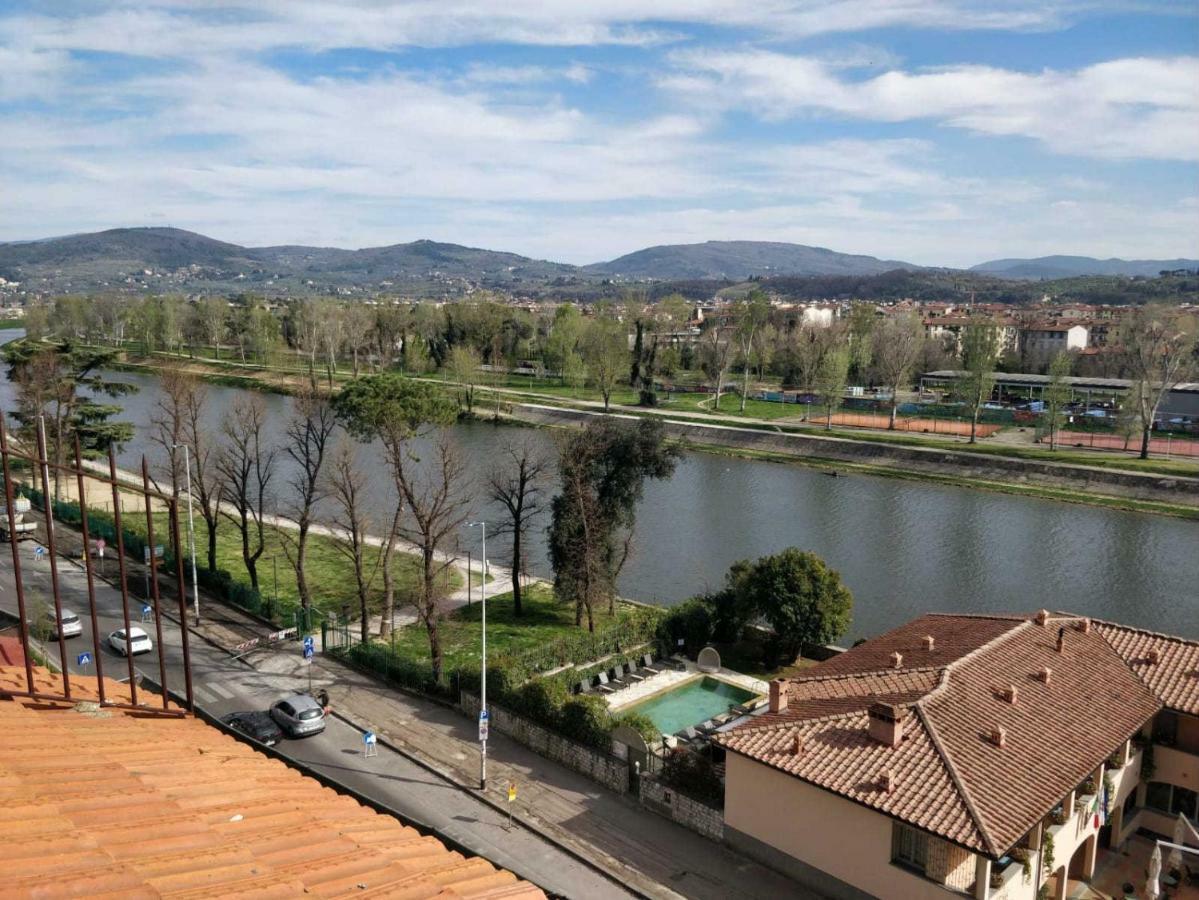 Columbus Urban Resort 피렌체 외부 사진 The river Arno near Pistoia